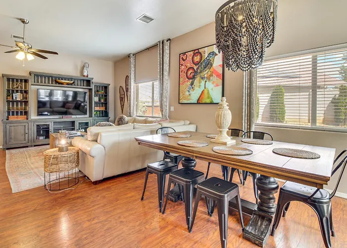 Holiday home Private Patio + Gazebo: Show Hideaway!