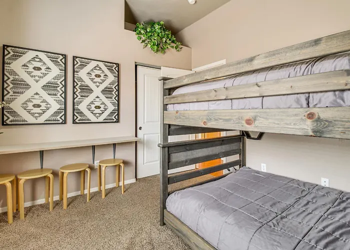 Private Patio + Gazebo: Show Hideaway!