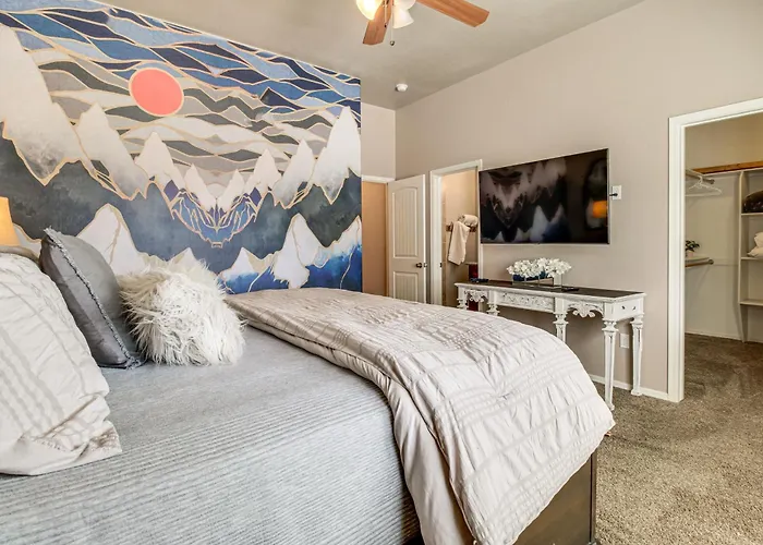 Holiday home Private Patio + Gazebo: Show Hideaway! *