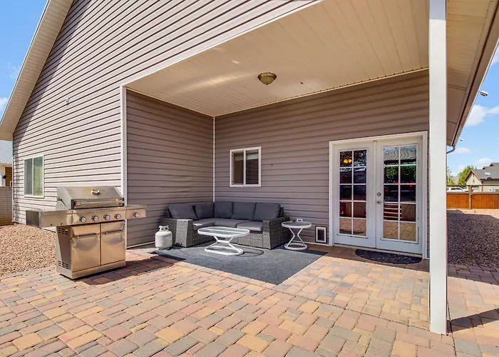 Holiday home Private Patio + Gazebo: Show Hideaway!